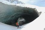 Am Eingang der Gletscherhöhle
